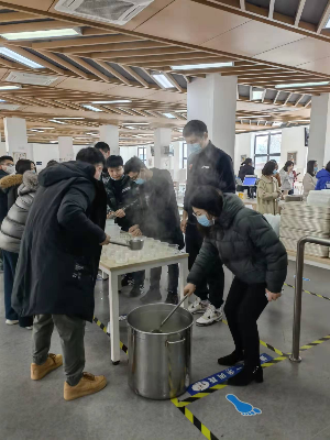 疫情反撲，蘇州挺住 凈水器租賃水務(wù)人員為蘇州加油！